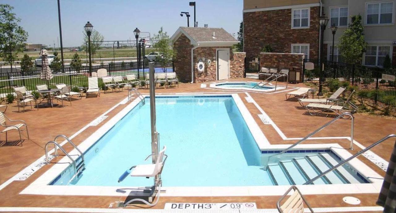 Residence Inn By Marriott Wichita East At Plazzio Exterior foto