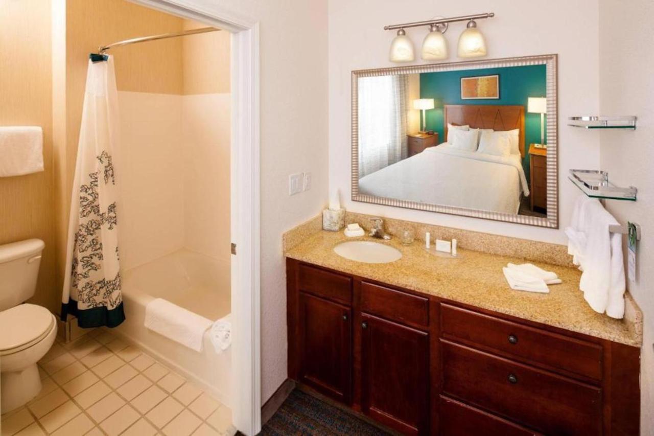 Residence Inn By Marriott Wichita East At Plazzio Exterior foto
